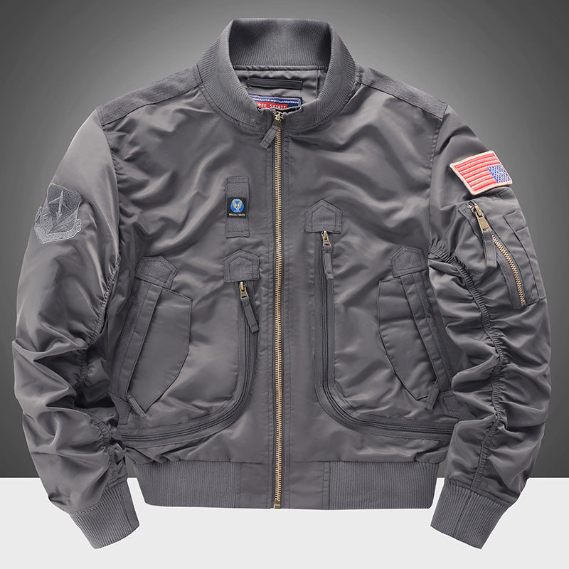 Bomber homme isolé moderne pratique