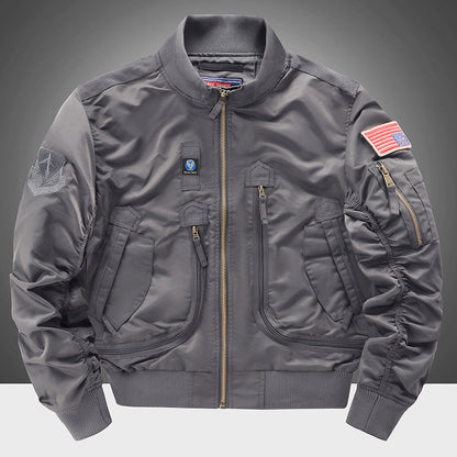 Bomber homme isolé moderne pratique