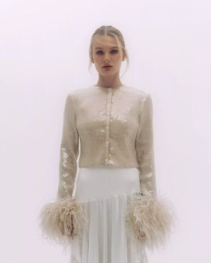 Chemisier élégant pour femme avec plumes, design chic
