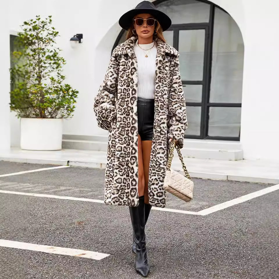 Manteau élégant et long en fausse fourrure pour femme