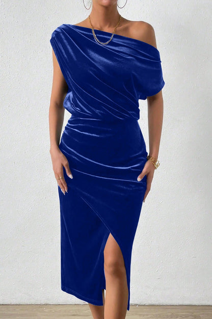 Robe d'été élégante femme mi-longue épaules dénudées