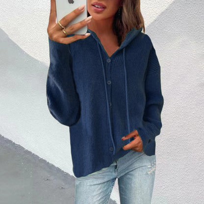 Cardigan femme à capuche et boutonnage élégant