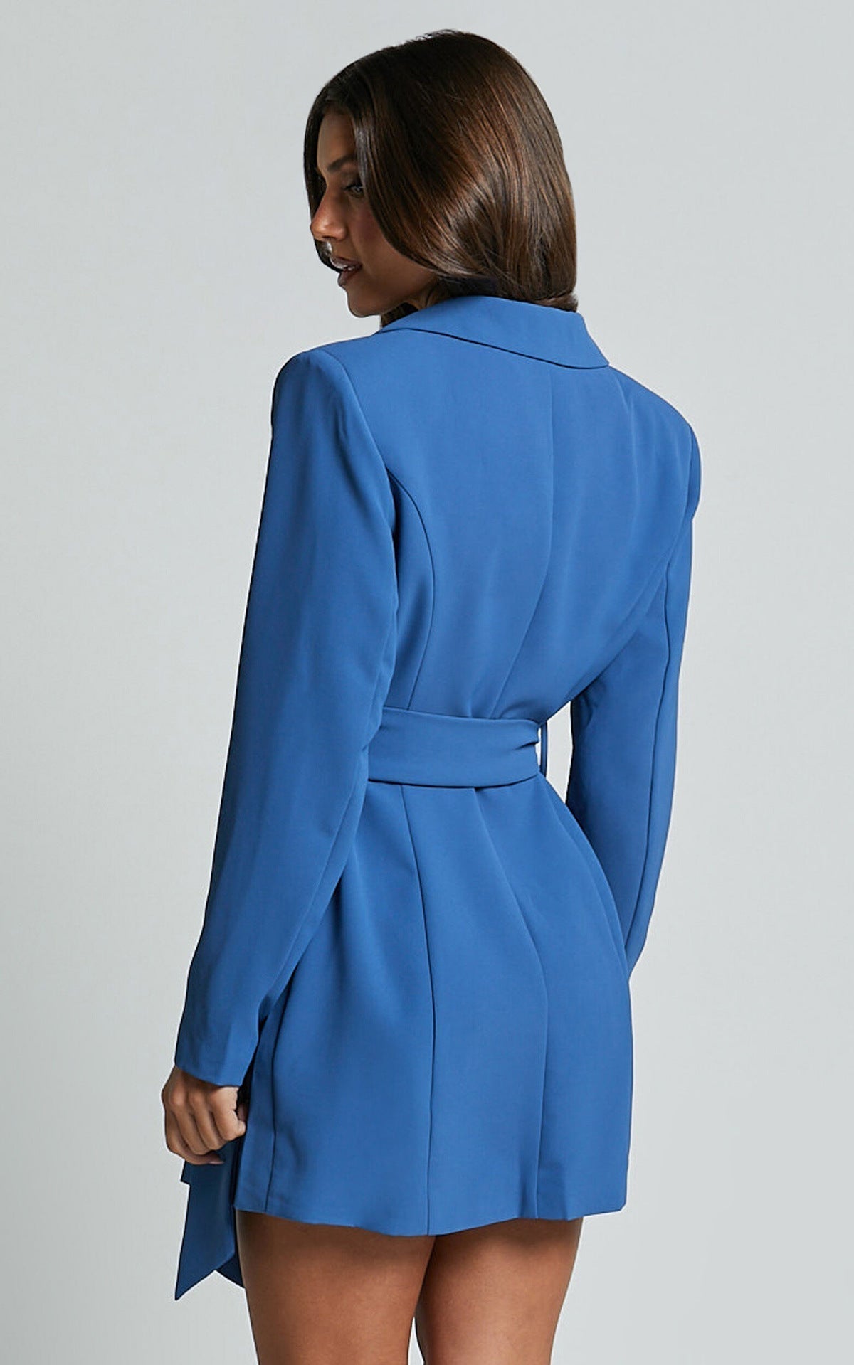 Elegantes Damen Blazerkleid Mit Gürtel - IdealeKleiden