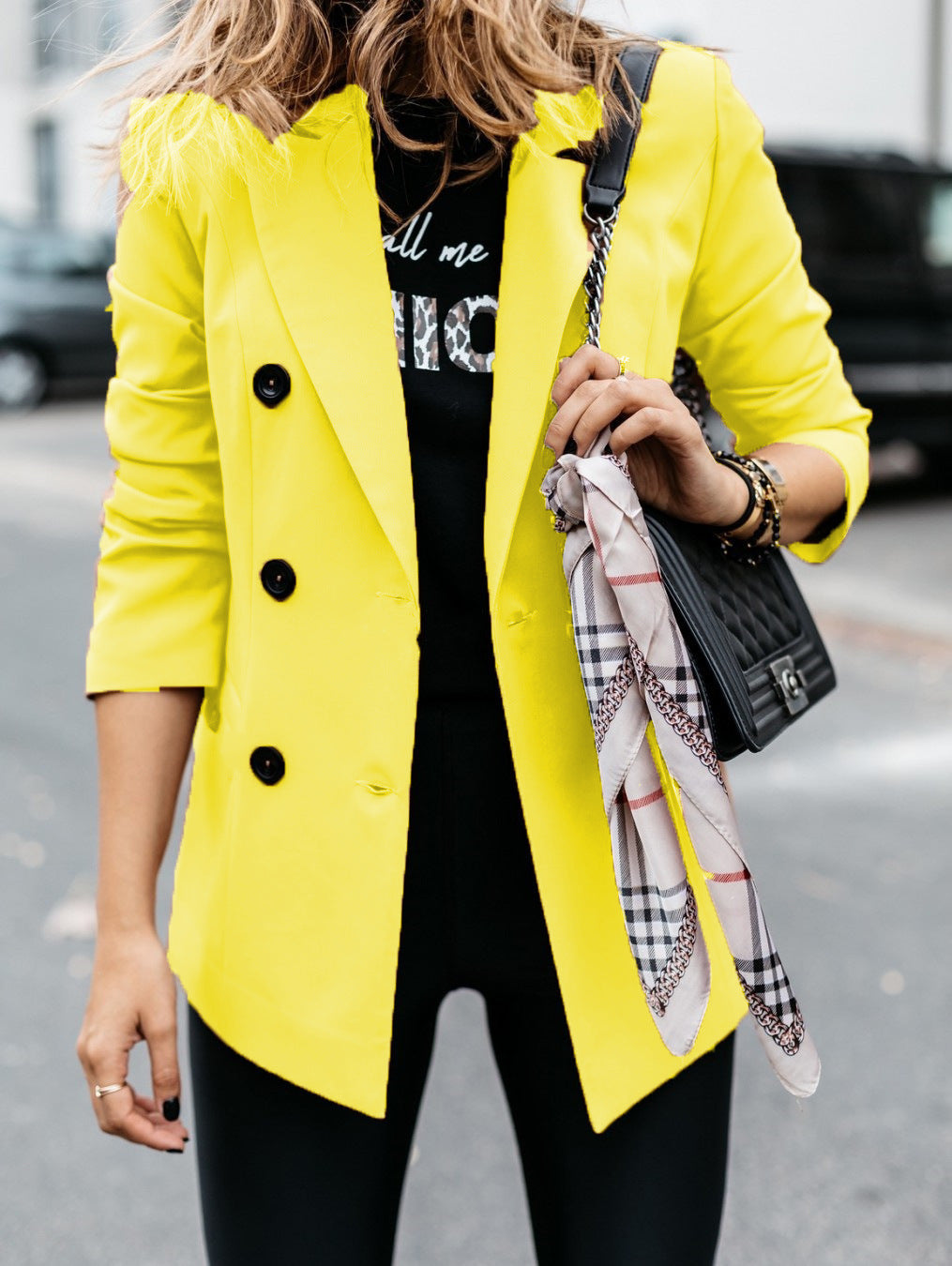 Blazer cintré élégant à double boutonnage pour femme