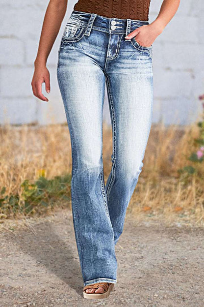 Jean bootcut femme aspect vintage coutures élégantes