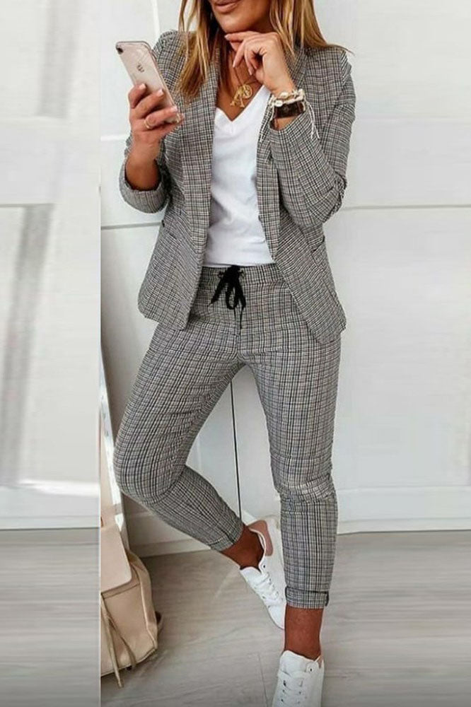 Ensemble blazer à carreaux et pantalon à cordon de serrage