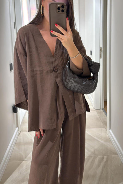 Elegantes Kleid Set: Lockere Bluse und Hochtaillierte Hose - IdealeKleiden