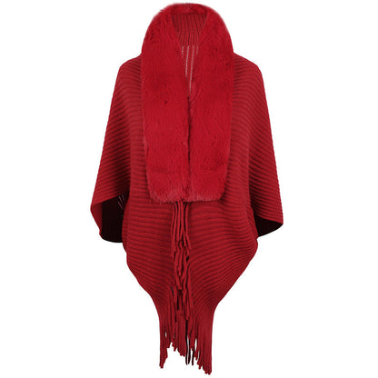 Poncho de luxe tricoté pour femme avec col en fausse fourrure et franges