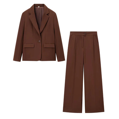 Ensemble tailleur femme d'affaires élégant taille cintrée