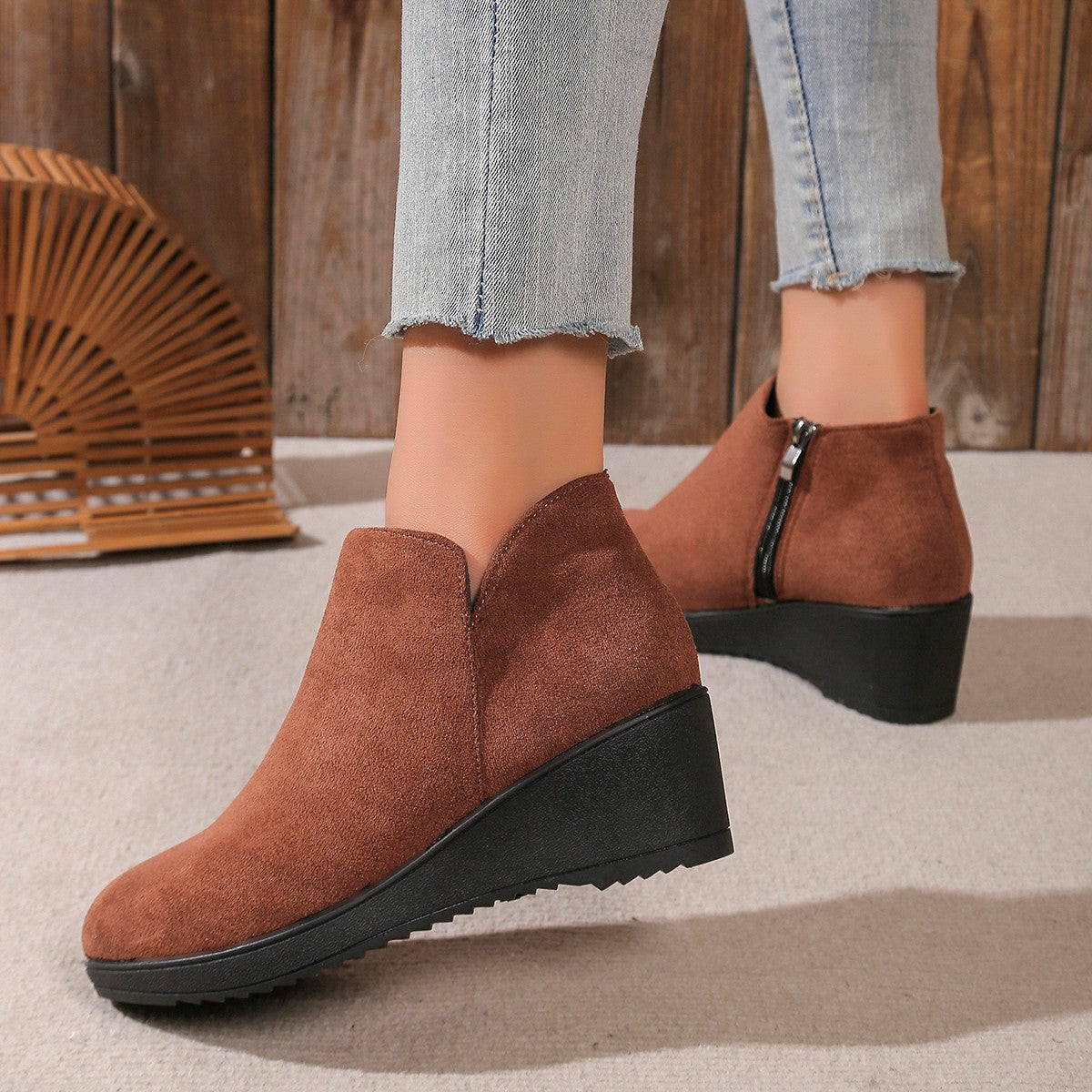 Bottes compensées pour femme en daim souple