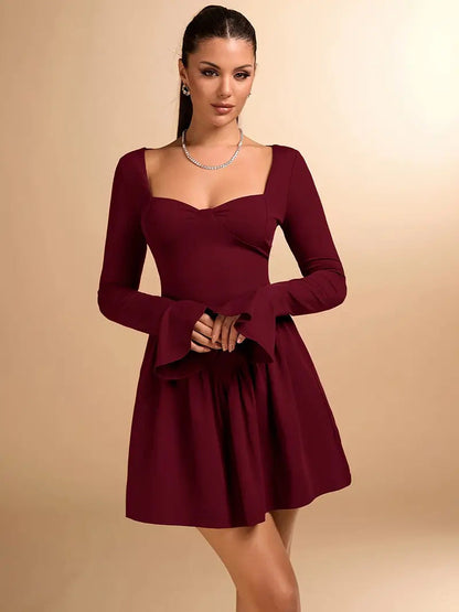 Robe de soirée élégante avec décolleté plongeant