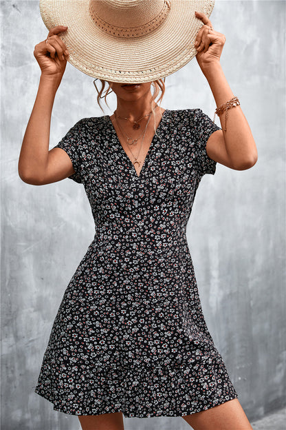 Robe d'été courte femme florale élégante