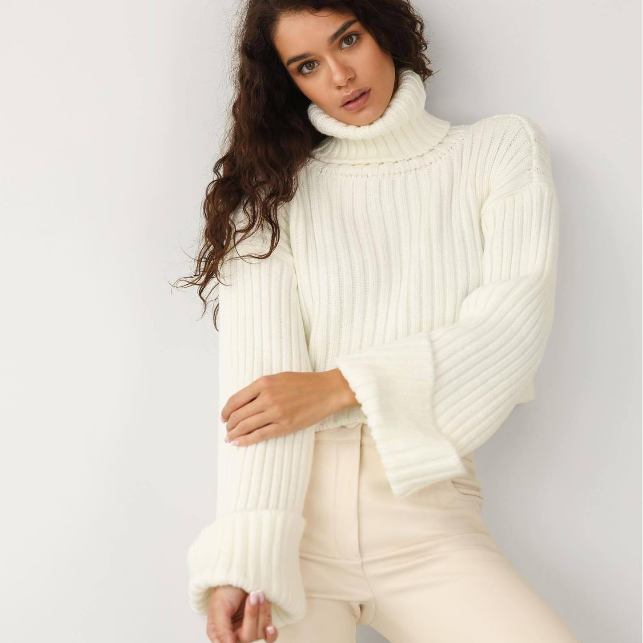 Damen Strickpullover Hochkragen Elegantes Design - IdealeKleiden