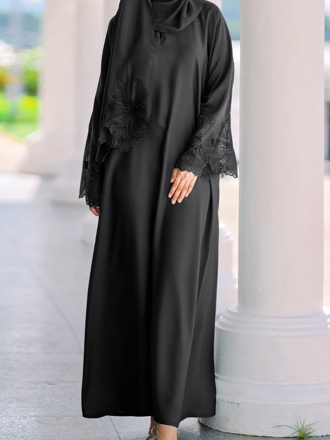 Robe longue élégante en dentelle florale pour femme
