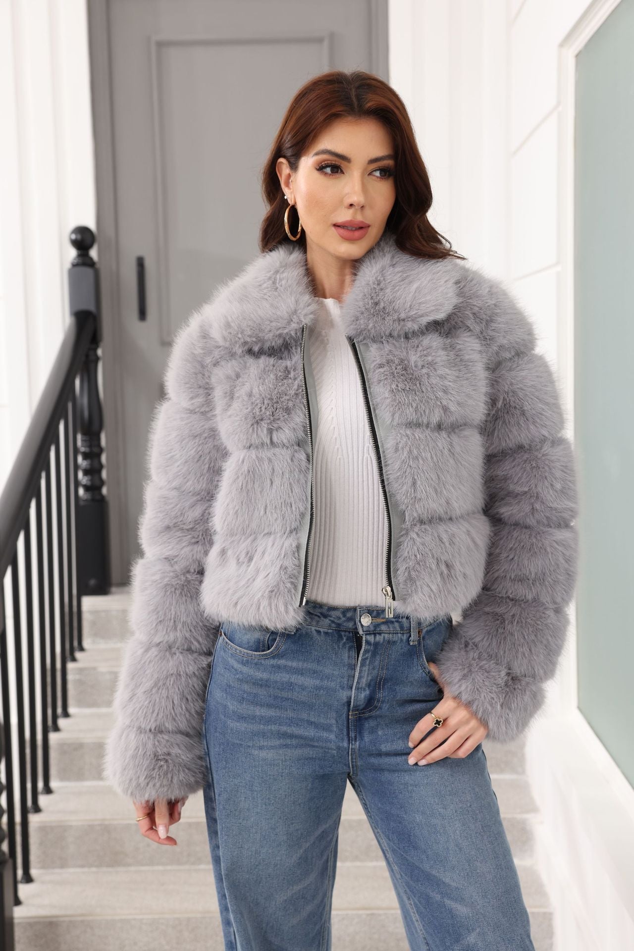 Manteau d'hiver élégant en fausse fourrure pour femmes
