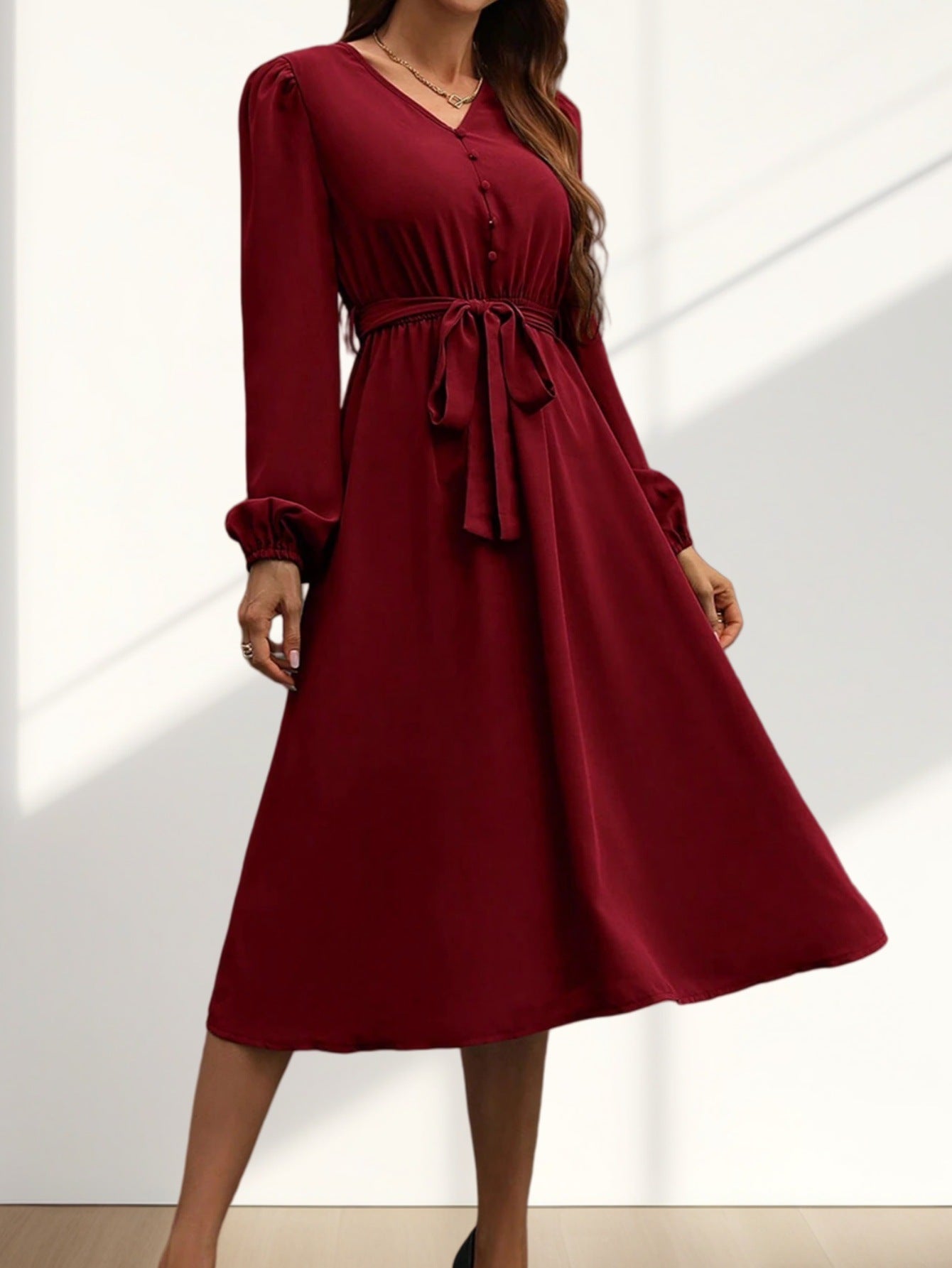 Robe élégante pour femme avec ceinture
