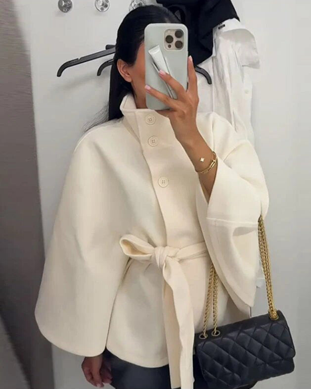 Élégant manteau en laine avec ceinture et col montant