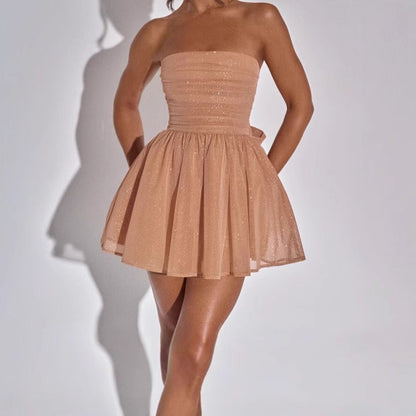 Robe de soirée femme élégante détails scintillants