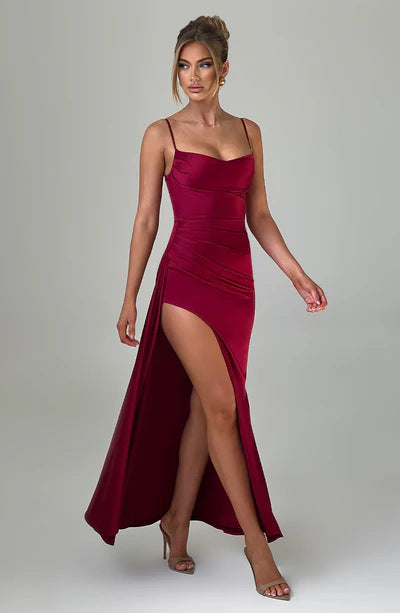 Robe longue élégante pour femme, épaules dénudées avec fente