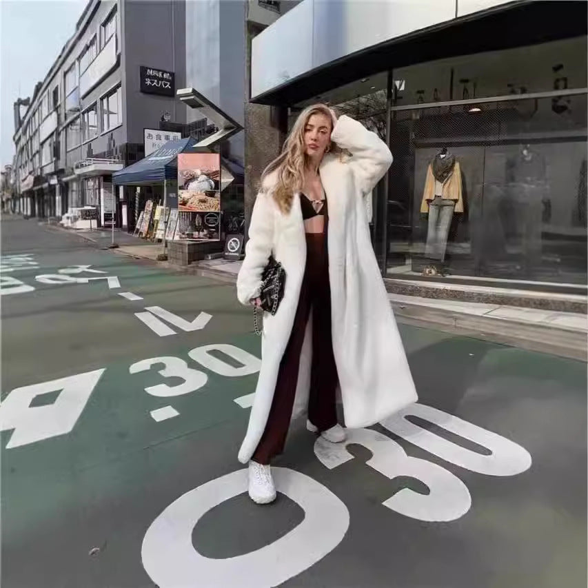 Damen Oversized Kunstpelz Parka mit Kapuze und Struktur Detail - IdealeKleiden