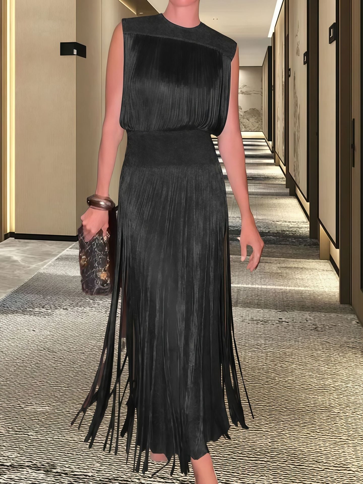 Robe longue femme design élégant avec plis et franges