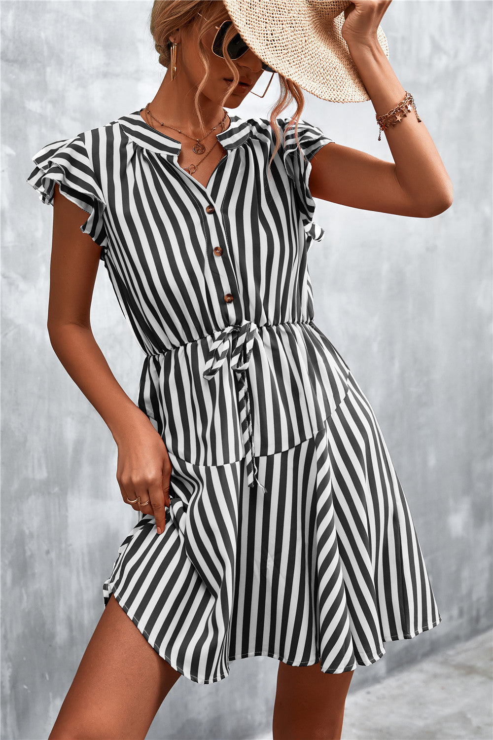 Robe d'été femme à rayures élégante et volants