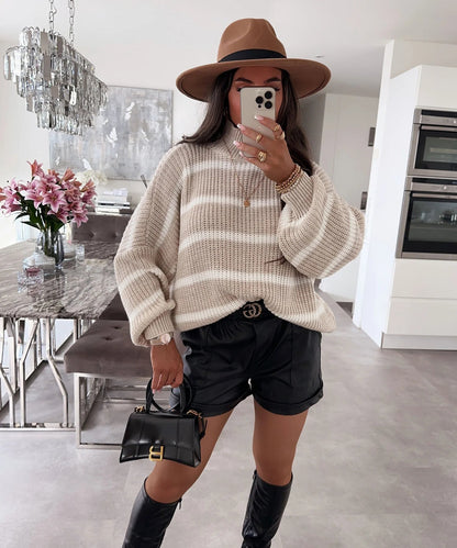 Pull oversize femme rayé col roulé moderne