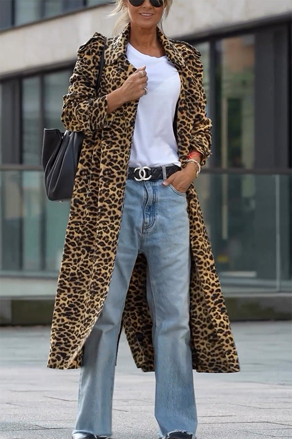Trench-coat léopard stylé et ample à plis