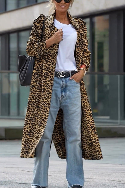 Trench-coat léopard stylé et ample à plis