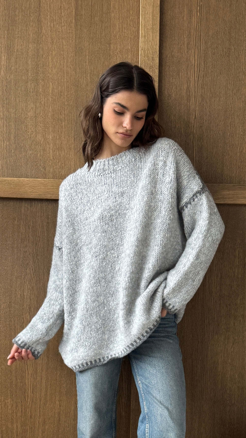 Pull en maille douce pour femme avec détails contrastants