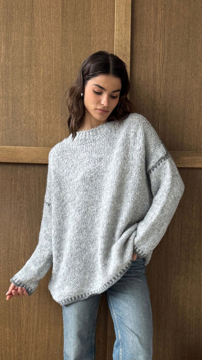Pull en maille douce pour femme avec détails contrastants