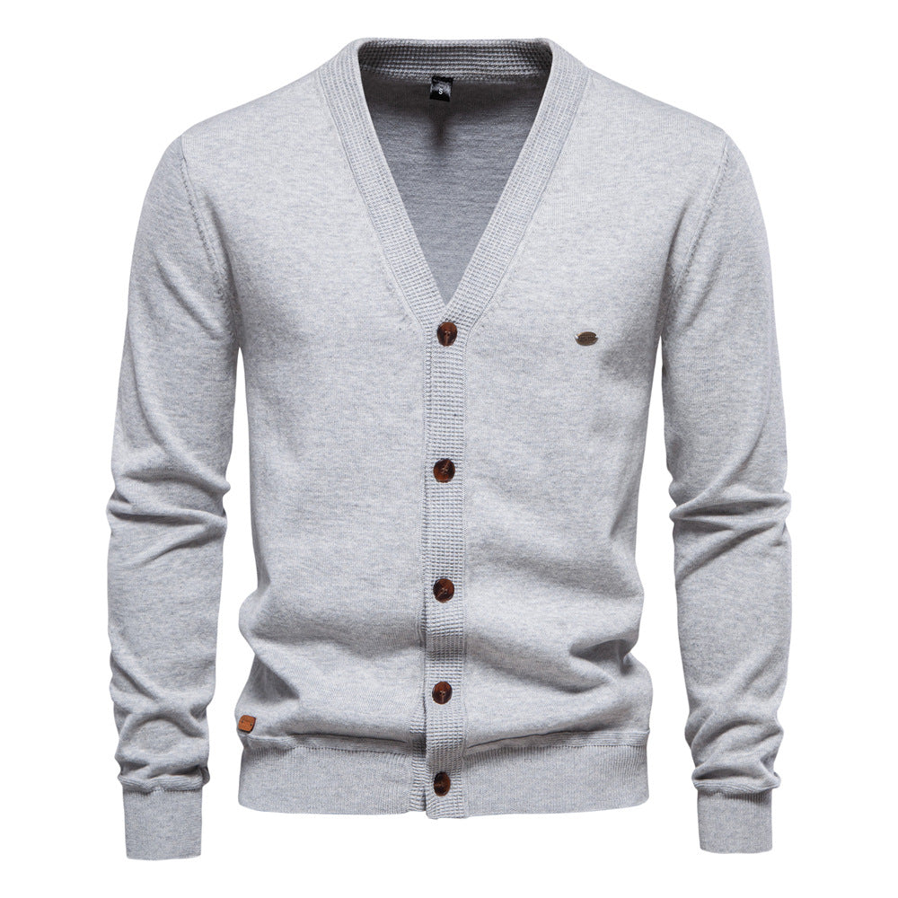 Cardigan homme col V moderne boutons en bois