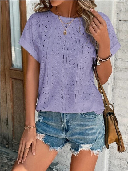 T-shirt léger col rond femme avec motif ajouré été