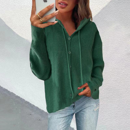 Cardigan femme à capuche et boutonnage élégant
