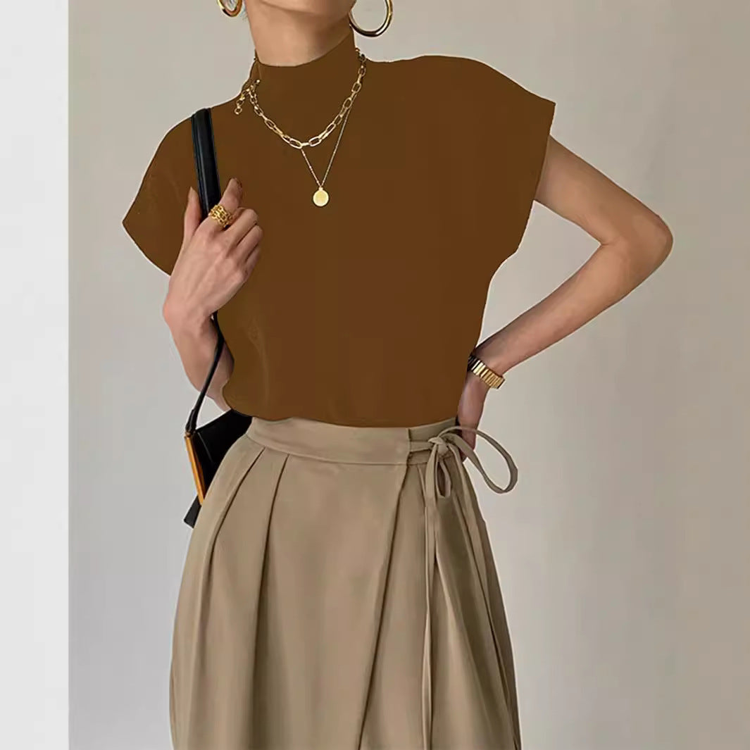 Top élégant à manches courtes et col montant pour femme