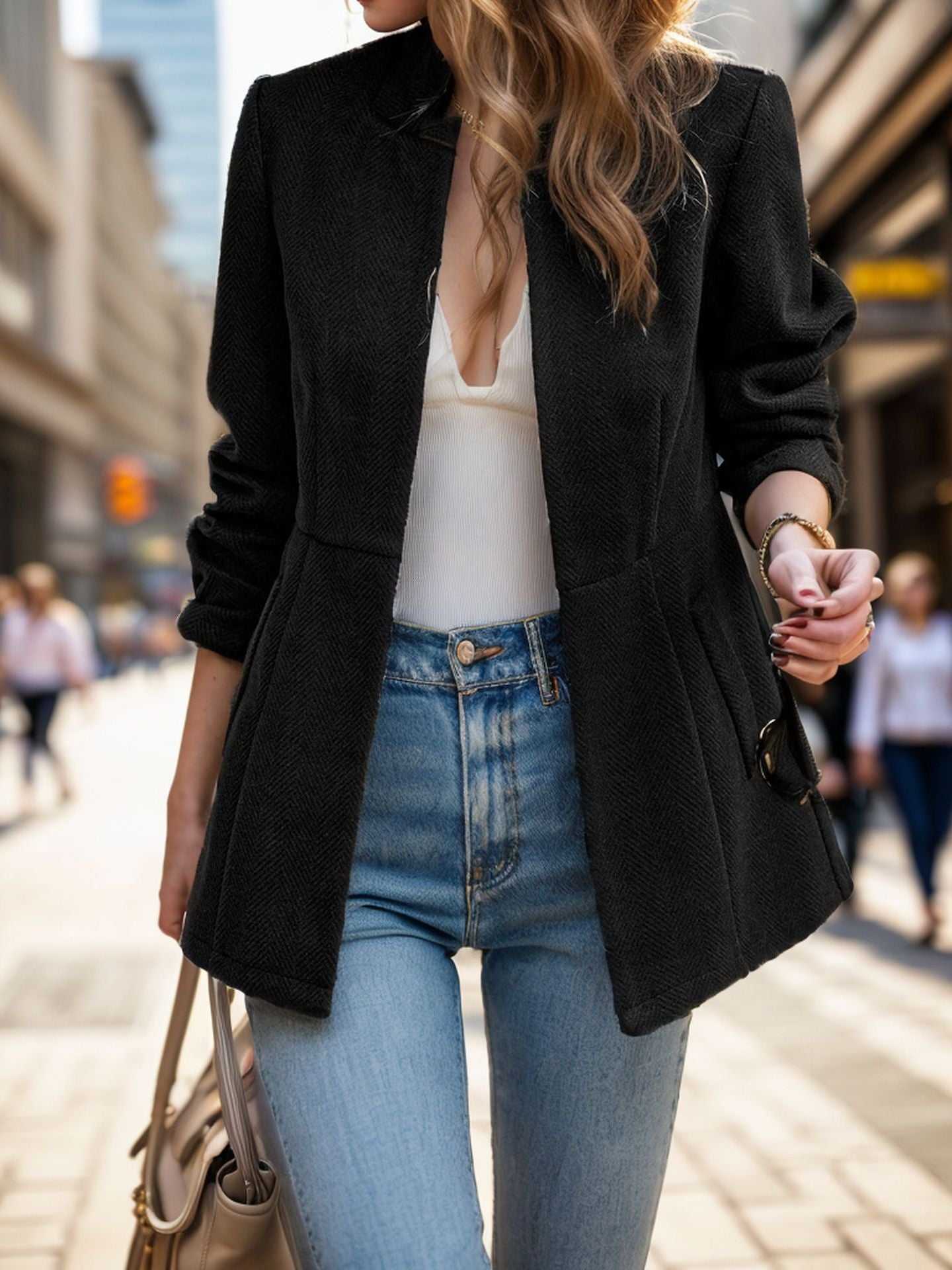 Blazer élégant pour femme, structuré, détails modernes
