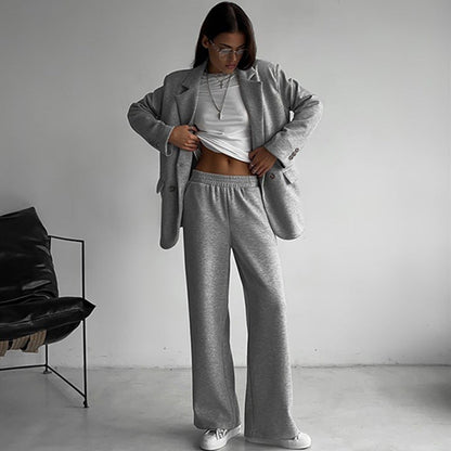 Ensemble deux pièces femme : blazer oversize et pantalon, style moderne et chic