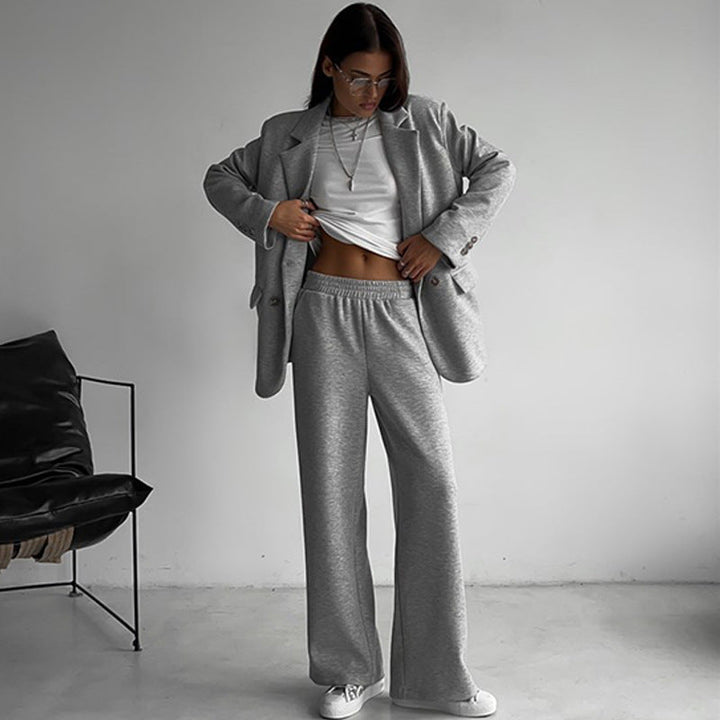 Ensemble deux pièces femme : blazer oversize et pantalon, style moderne et chic