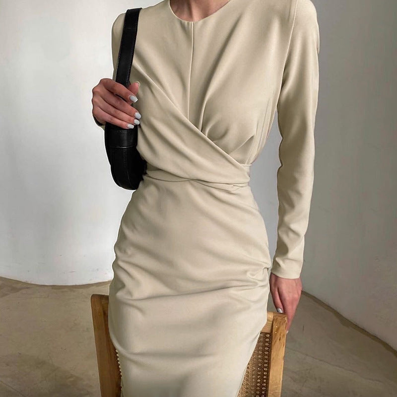 Robe cache-cœur élégante à manches longues et coupe fluide