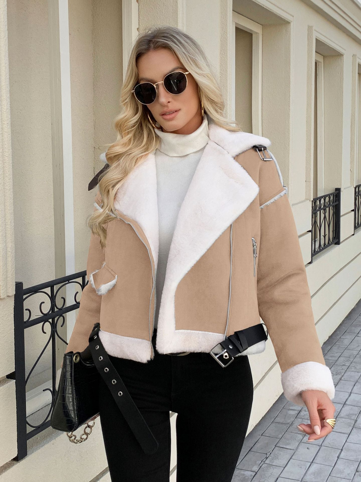 Veste d'hiver femme col fourrure synthétique et ceinture