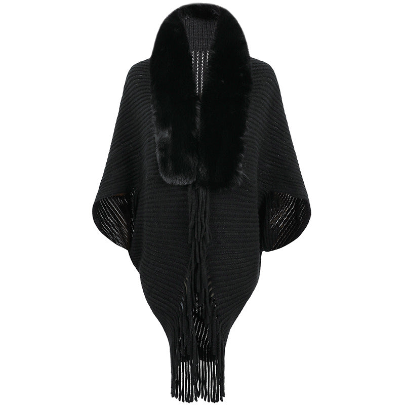 Poncho de luxe tricoté pour femme avec col en fausse fourrure et franges
