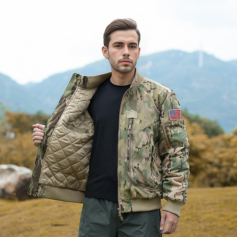 Bomber homme isolé moderne pratique