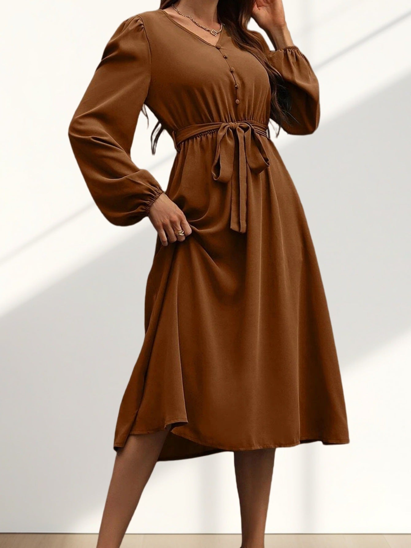 Robe élégante pour femme avec ceinture