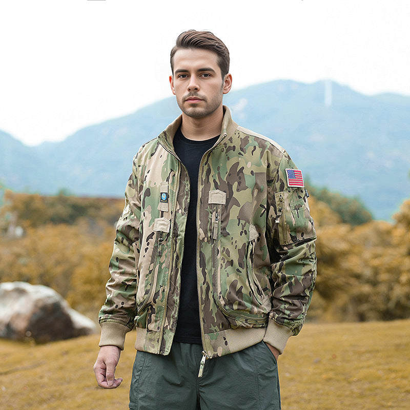 Bomber homme isolé moderne pratique