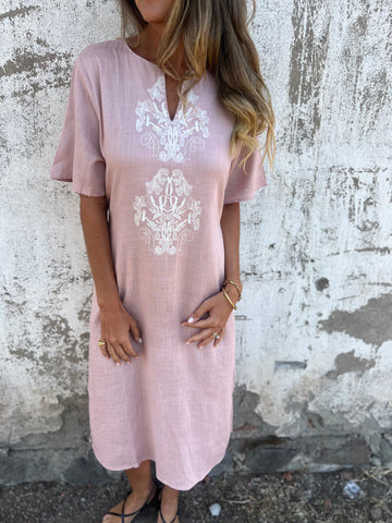 Robe d'été femme brodée élégante