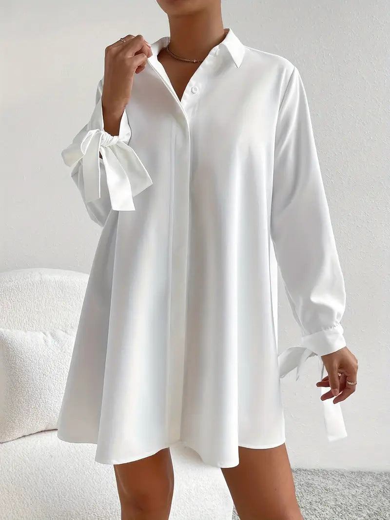 Robe élégante pour femme avec manches à volants et liens