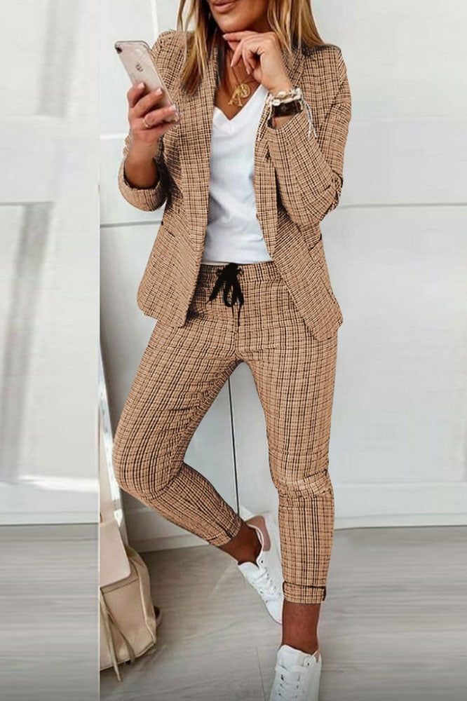 Ensemble blazer à carreaux et pantalon à cordon de serrage