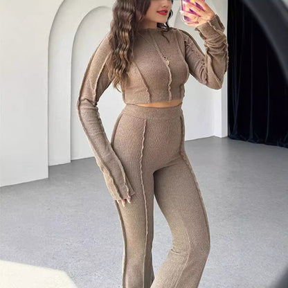 Ensemble pour femme : pull tricoté et pantalon taille haute coupe slim