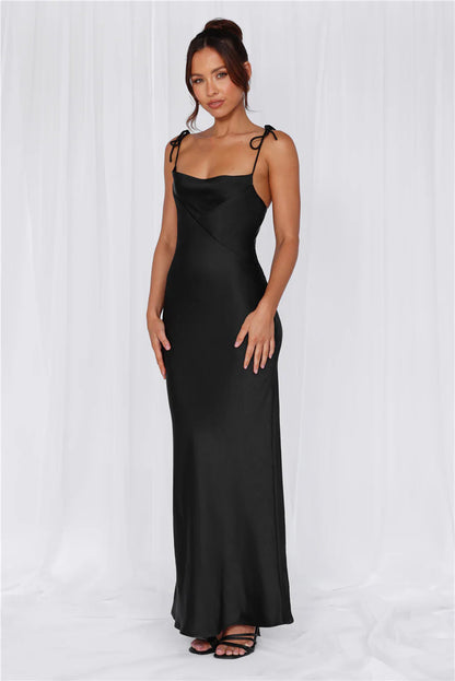 Robe longue en satin élégante pour femme