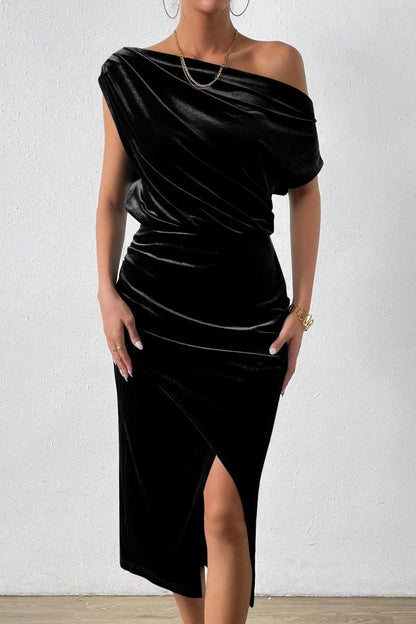 Robe d'été élégante femme mi-longue épaules dénudées